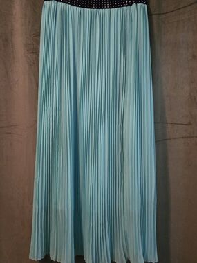 Magic Aqua Pleated Maxi Skirt